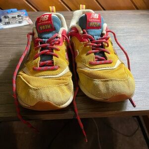 New Balance 997H Kids' Yellow Sneakers